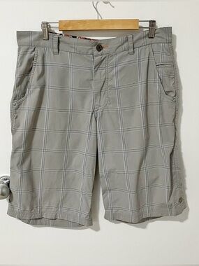 Lululemon Kahuna Plaid Flat Front Golf Style Shorts Gray size 36